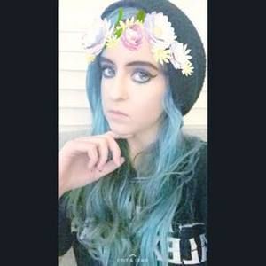 Meet your Posher, Caroline